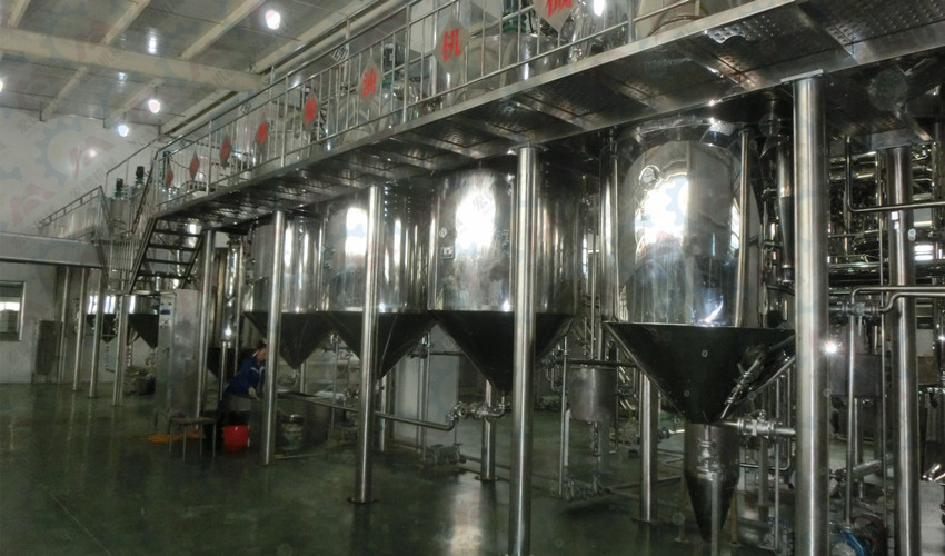 宏德<a href=http://www.slds.com.cn/ target=_blank class=infotextkey>精煉油設(shè)備</a>車間